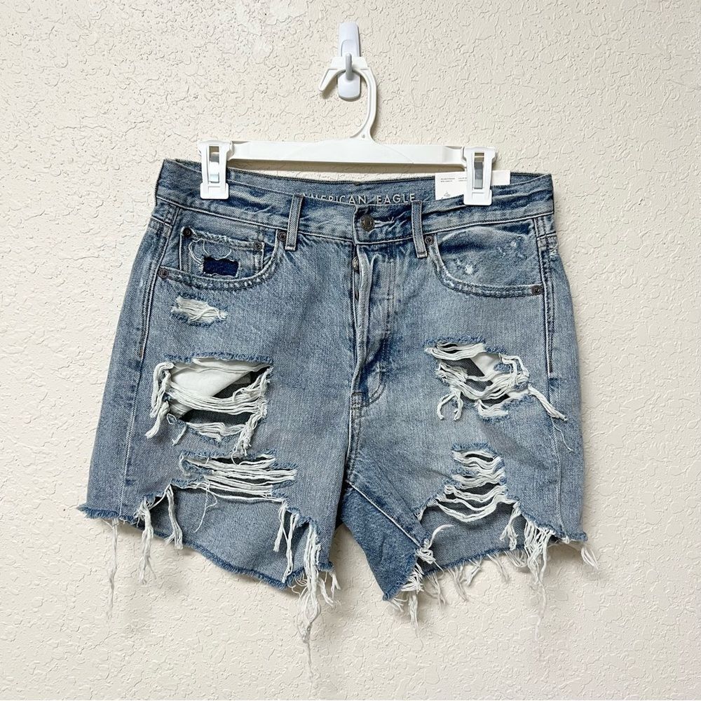 NWT American Eagle 90s Boyfriend Mid Length Shorts Womens Size 6 Distressed